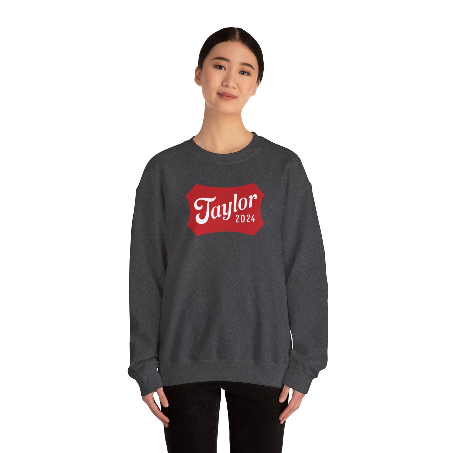 Taylor 2024 Unisex Heavy Blend™ Rundhals-Sweatshirt